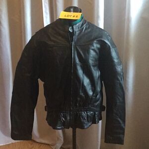 Ladies 2xl VINTAGE leather motorcycle jacket in black with zip out lining heavy
